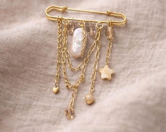 Gold Chain Brooch with Baroque Pearl, Handmade Statement Brooch, Safety Pin Brooch, Minimalist Jewelry, Gift for Her