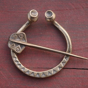Penannular shawl pin - cloak pin - Medieval jewelry- Viking SCA bronze brooch - Elven brooch- Medieval Viking SCA brooch