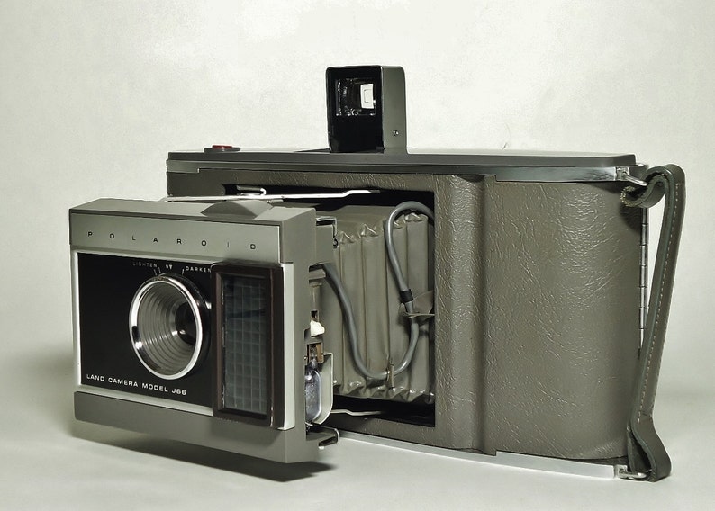 Vintage POLAROID J66 Land Roll Film Camera with
