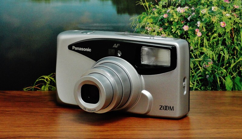 Vintage PANASONIC AUTOFOCUS ZOOM C-D3100ZM 35mm Point and Shoot Film Camera Circa: 1999 Fantastic! 38~105mm Zoom Lens Quiet Operation
