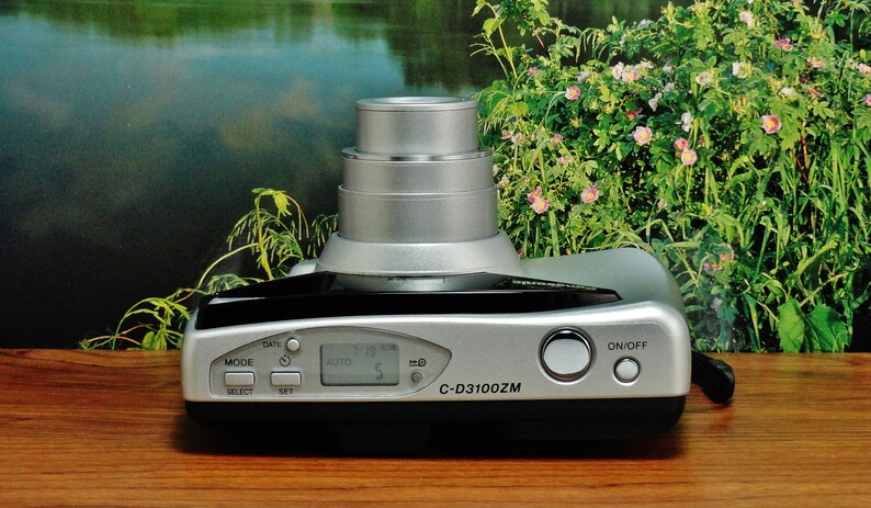 Vintage PANASONIC AUTOFOCUS ZOOM C-D3100ZM 35mm Point and Shoot Film Camera Circa: 1999 Fantastic! 38~105mm Zoom Lens Quiet Operation