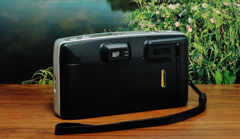 Vintage PANASONIC AUTOFOCUS ZOOM C-D3100ZM 35mm Point and Shoot Film Camera Circa: 1999 Fantastic! 38~105mm Zoom Lens Quiet Operation