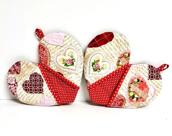 Pick any pair of Potholders, Quilted Kitchen Potholers, Heart shaped potholder
