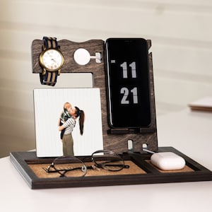 Apple watch charger Personalized wooden docking station for Iwatch desk organizer with Airpod and Iphone Cables & Cords holder custom photo