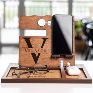 Iwatch Charging station with phone holder. Docking station with laser engraving personalization - perfect gift for boyfriend and Dad
