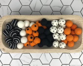 Halloween Pom Pom Garland, Halloween Felt Ball Garland, Spooky Halloween Decor, Halloween Party Decor, Halloween Mantle Decor, Free Shipping