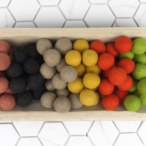 Fall Felt Ball Garland, Autumn Pompom Garland, Rustic Home Decor Garland, Thanksgiving Pom Pom Decor, Fall Colors Felt Ball Garland
