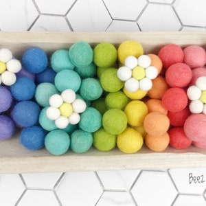Daisy Rainbow  Pom Pom Garland, Daisy Flower Garland, Rainbow Baby Shower, Girl Nursery Decor, Rainbow Birthday Decor, Rainbow Daisy pompom