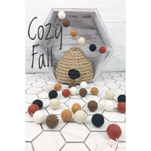 Fall Pom Pom Garland, Autumn Felt Ball Garland, Fall Decor, Thanksgiving Decor, Farmhouse Decor, Rustic  Felt Ball Garland,  Wedding Decor