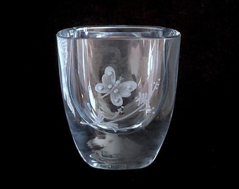 Strombergshyttan Sweden Crystal  Vase、花器 1960s Strombergshyttan Modernist Small Glass Vase Etched Crystal