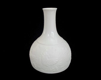 Vintage Mid Century Modern Rosenthal Studio Line Bjorn Wiinblad Porcelain Vase with Raised Birds Design