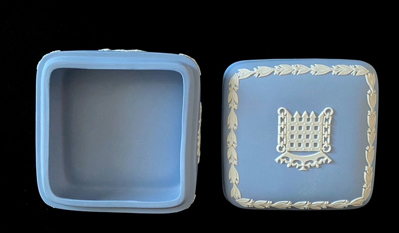 Vintage Wedgwood Blue & White Jasperware SQUARE Trinket Box w Lid Neoclassical Scenes England English Porcelain Jasper Ware image 5