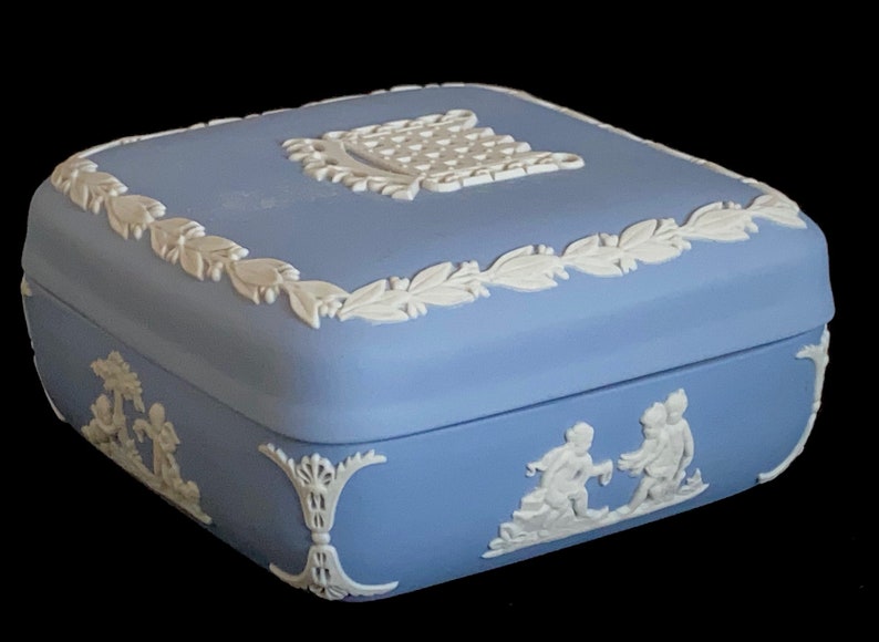 Vintage Wedgwood Blue & White Jasperware SQUARE Trinket Box w Lid Neoclassical Scenes England English Porcelain Jasper Ware image 4