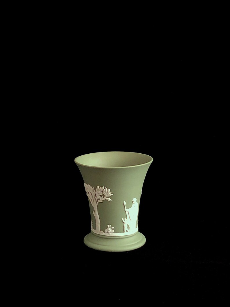 Vintage 1960 Wedgwood Green /& White Jasper Jasperware Urn Vase 3.75 Tall with Neoclassical Scenes England English Porcelain