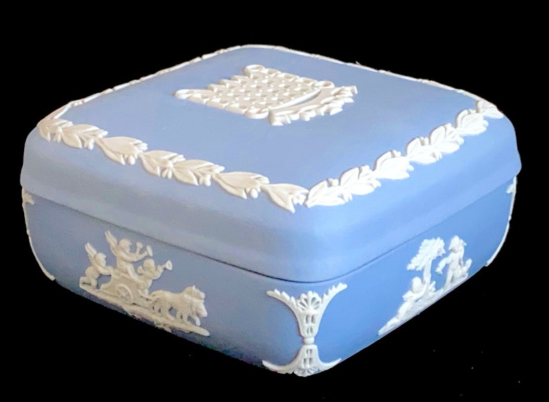 Vintage Wedgwood Blue & White Jasperware SQUARE Trinket Box w Lid Neoclassical Scenes England English Porcelain Jasper Ware image 3