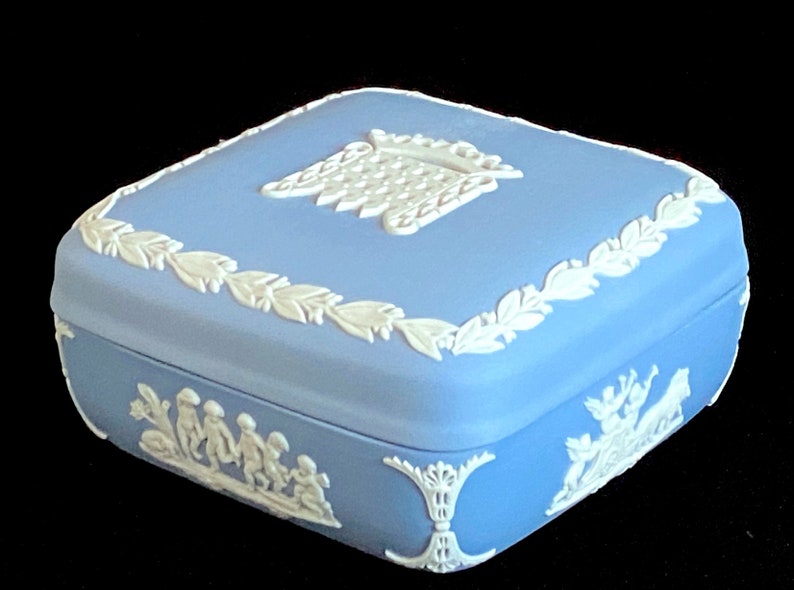 Vintage Wedgwood Blue & White Jasperware SQUARE Trinket Box w Lid Neoclassical Scenes England English Porcelain Jasper Ware image 2