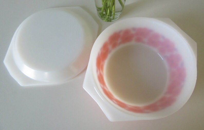 Vintage Arcopal Casserole Dish with Orange and Red Floral Design Lotus 70s