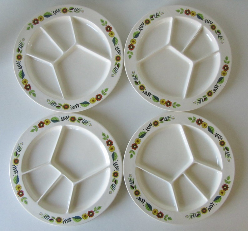 Four Vintage Fondue Plates with a Sweet Floral Design 70s 16261