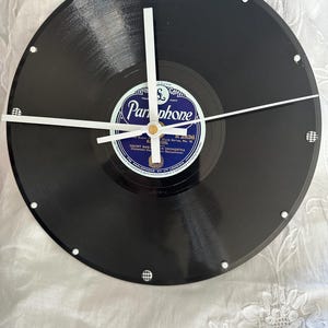 78 Schallplatten-Wanduhr