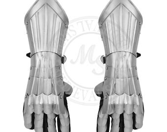 Knight Gothic Gauntlets: 18 g stalen pantserhandschoenen voor LARP-cosplay