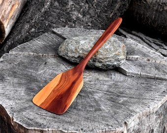 Special Plum spatula, handcrafted to perfection, light but strong