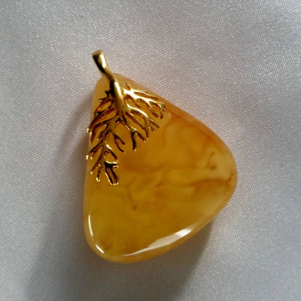 amber baltic pendant