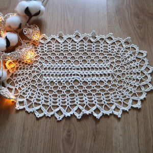 Lace Crochet Doily: Beige Oval Cotton Farmhouse Decor (14.5x9 in)