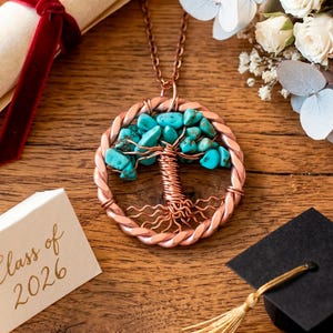 Class of 2026 afstudeercadeau ketting, levensboom hanger voor haar, handgemaakte koperdraadgewikkelde sieraden