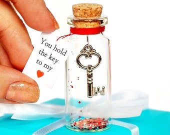 Sentimental gift for girlfriend, Valentine's Day Key to my heart gift for her, I love you gift for girlfriend, Message in a bottle gift