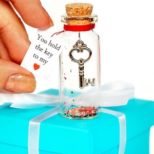 Sentimental gift for girlfriend, Valentine's Day Key to my heart gift for her, I love you gift for girlfriend, Message in a bottle gift