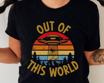Big Foot Alien Shirt Camping Shirt Retro Sonnenuntergang T-Shirt Lustiges Big Foot Shirt Sasquatch T-Shirt Vintage Retro Tshirt Camping Geschenke Squatch Geschenk