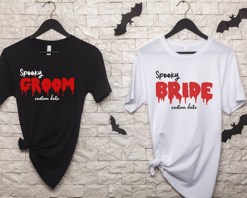 Camisa de boda personalizada Novia espeluznante y novio Camiseta personalizada Boda gótica Fecha personalizada Camiseta Parejas a juego Camiseta de boda Regalo gótico imagen 2