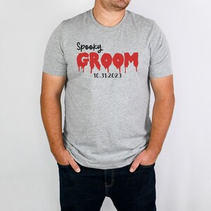 Camisa de boda personalizada Novia espeluznante y novio Camiseta personalizada Boda gótica Fecha personalizada Camiseta Parejas a juego Camiseta de boda Regalo gótico imagen 7