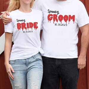 Camisa de boda personalizada Novia espeluznante y novio Camiseta personalizada Boda gótica Fecha personalizada Camiseta Parejas a juego Camiseta de boda Regalo gótico imagen 5