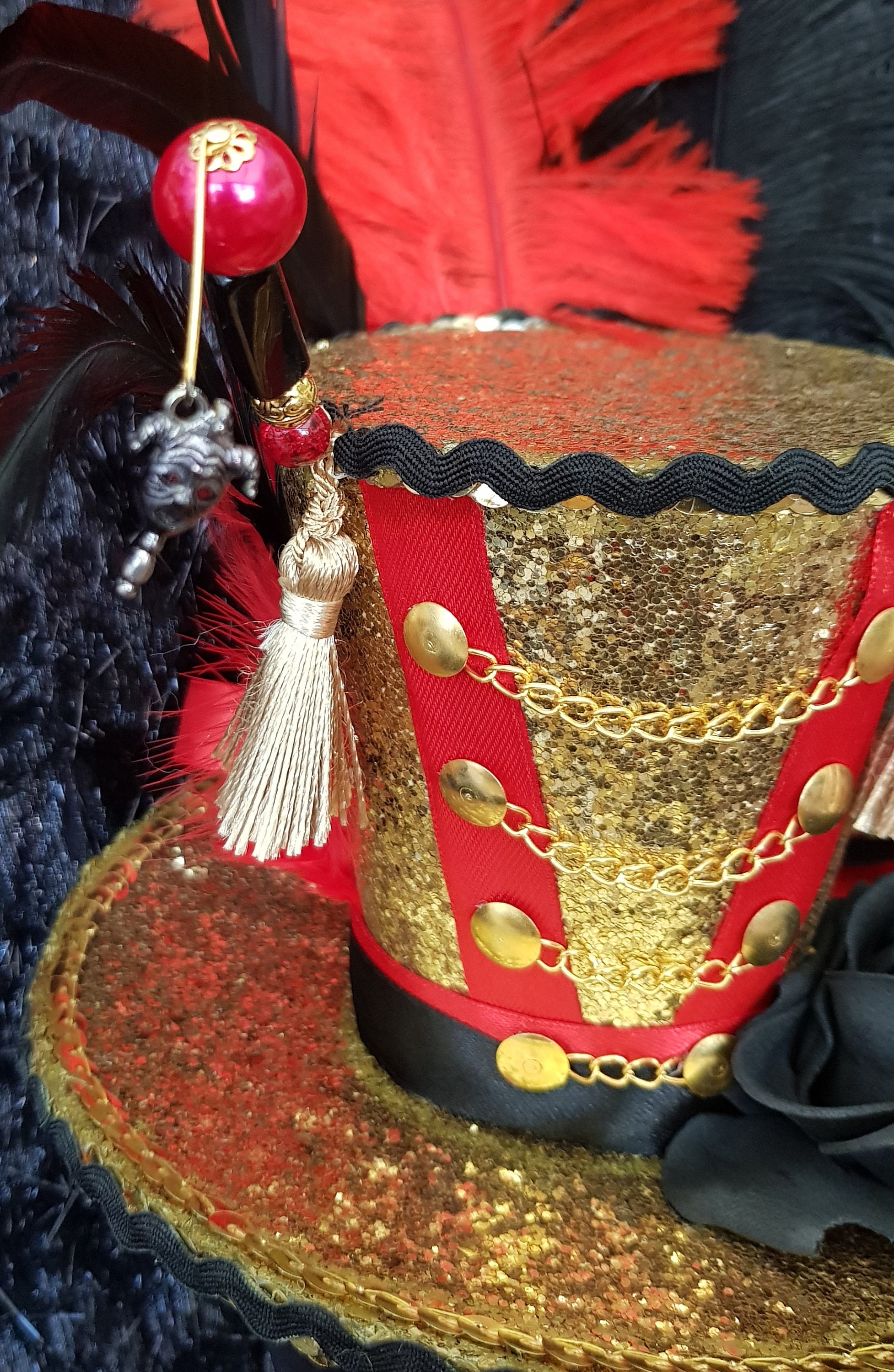 Circus Ringmaster Mini Top Hat Gold Glitter Hatpin Jester Charm Lion ...