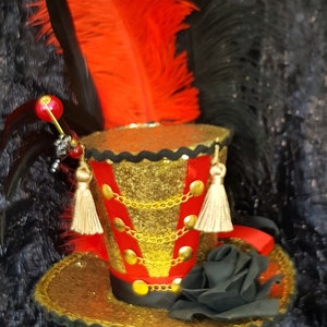 Circus Ringmaster Mini Top Hat Gold Glitter Hatpin Jester Charm Lion ...