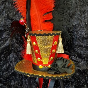 Circus Ringmaster Mini Top Hat Gold Glitter Hatpin Jester Charm Lion ...