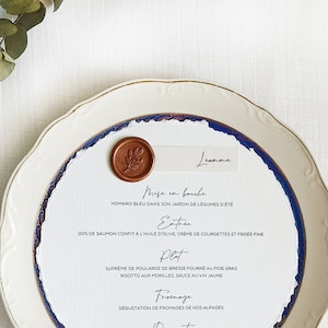 Menu okrągłe, ręcznie rozdarte krawędzie, pieczęć lakowa, dołączone karty miejsc, sztuczne zdobione krawędzie, menu weselne, ręcznie rozdarte, menu z zdobionymi krawędziami, pergamin, DUŻE