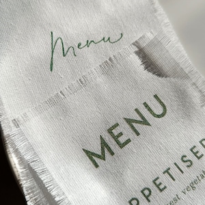 Stoffenmenu, menu's trouwstof, groen gedrukt katoenmenu, modern menu, menu's gedrukt op katoen, met stof bedrukte menu's, minimaal