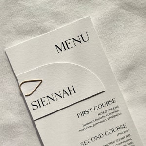Nowoczesne menu weselne, w zestawie karta miejsca w kształcie pół łuku, menu weselne, drukowane menu, nowoczesne menu weselne w kształcie łuku, białe i szare menu