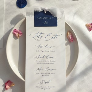 Menu weselne w kolorze granatowym, dołączone winietki, biały tusz, eleganckie menu, menu weselne, drukowane, wizytówka menu weselnego, teksturowane, wstążkowe menu