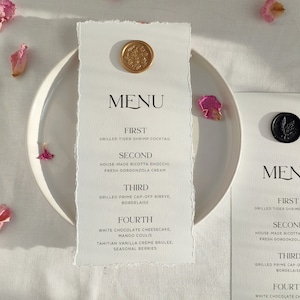 Menu, Menu weselne, Menu z pieczęcią lakową, drukowane menu z pieczęcią lakową, białe menu, proste lub ręcznie rozdarte krawędzie, nowoczesne menu, minimalistyczne menu