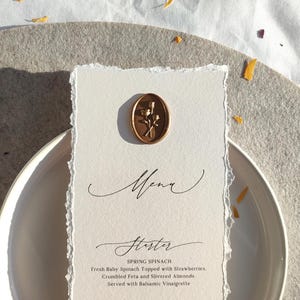 Menu de mariage, menu de cachet de cire, menus imprimés avec cachet de cire, menus blancs, bords droits ou déchirés à la main, menu moderne, menus minimalistes, menu élégant