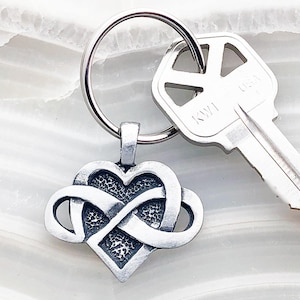 Celtic Infinite Heart Keychain: Pewter Love Knot Keyring