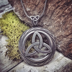 Triquetra Pendant – Triple Knot -  Trinity Knot - CELTIC TRADITIONS