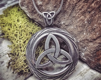 Triquetra Pendant – Triple Knot -  Trinity Knot - CELTIC TRADITIONS