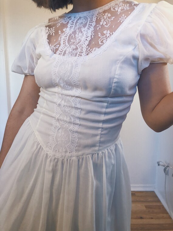 Gunne Sax Ivory Antique Cotton + Lace Gathered Ski