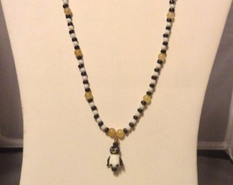Collar hecho a mano de pingüinos de Pittsburgh