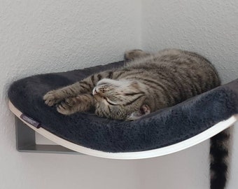 Curved Cat Perch: Modern Beech Wood Wall Shelf by CosyAndDozy®