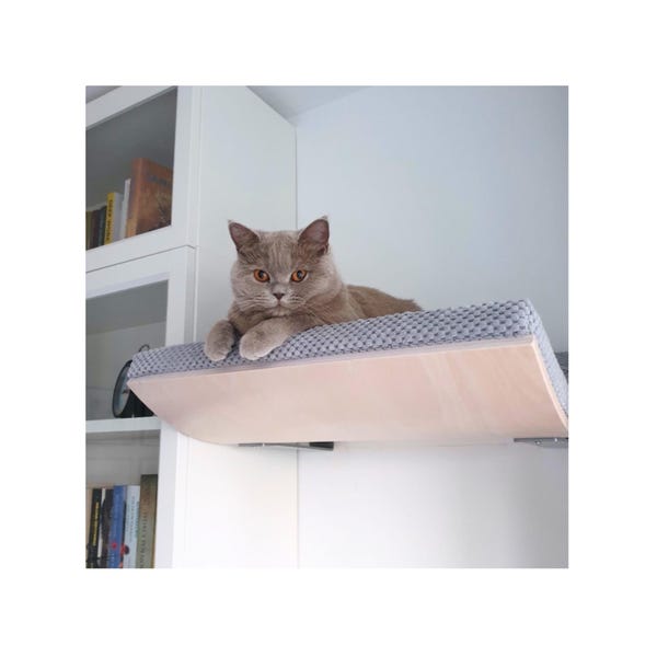 CosyAndDozy Cat Wall Shelf: Curved Beech Wood Perch with Washable Cushion